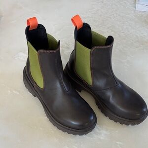 WODEN waterproof and lightweight!!!  Weighs nothing. Brown and Green Ankle Boots